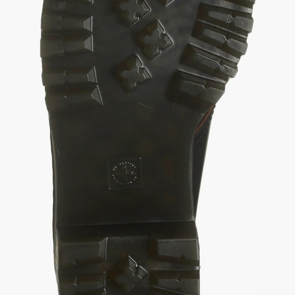 NWT DR. MARTENS LEONA LUG DERBY SHOE - Picture 5 of 5